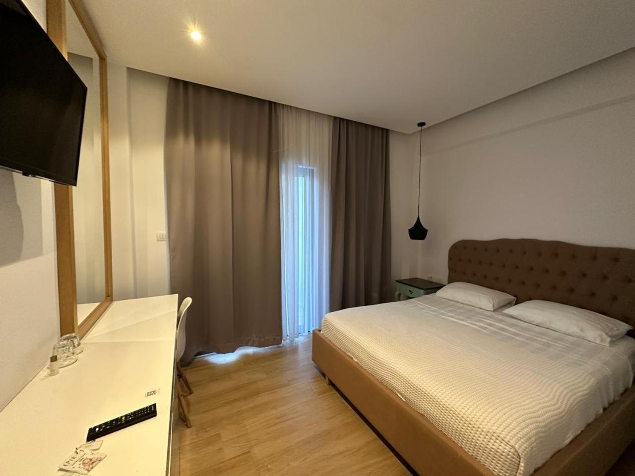 Epirus Hotel Saranda Extérieur photo